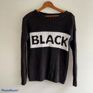 ⭐️ Black & White Sweater size EDC Size 2XS